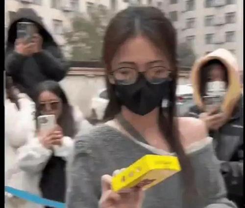 网红吃瓜爆料空姐视频,空姐私密视频事件，吃瓜群众热议不断  第3张